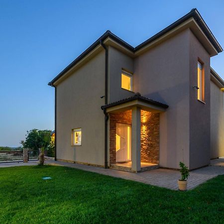 Villa Brionika Mit Pool Vodnjan Exterior photo