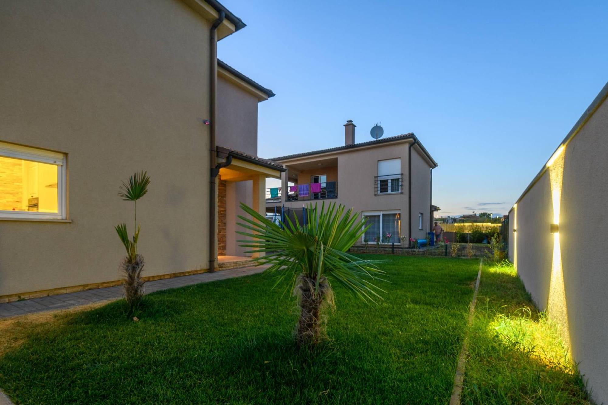 Villa Brionika Mit Pool Vodnjan Exterior photo